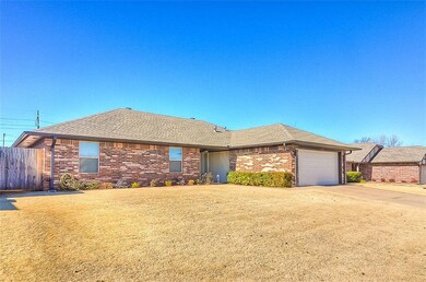 1905 Briar Hill St, Moore, OK 73160 - photo 2