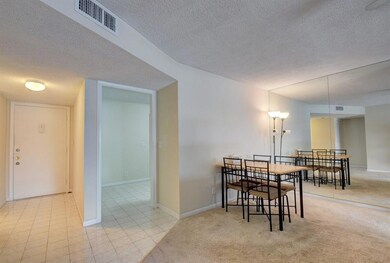LIVING/DINING