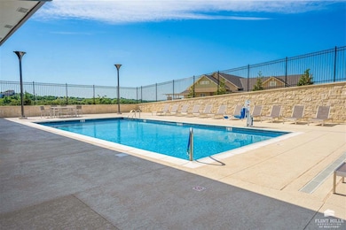 3022 Fieldhouse Cir unit 305, Manhattan, KS 66503 - photo 3