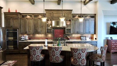 Pull-Out Shelves in Bottom Cabinets -  'Soft Close