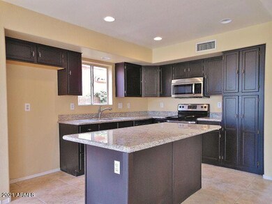 1028 W Myrna Ln_kitchen
