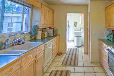 823 NE 10th St, Bend, OR 97701 - photo 6