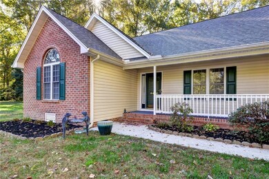 5445 Gentry Dr, New Kent, VA 23124 - photo 4