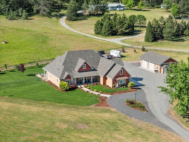 2_7765 colonial way, central point - dro