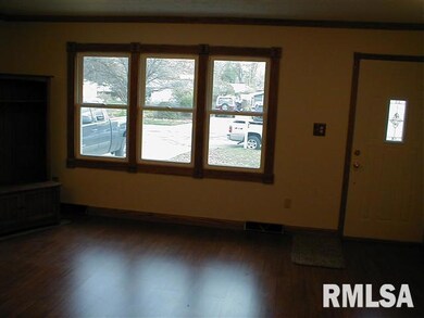 1609 Rutledge Dr, Lincoln, IL 62656 - photo 2