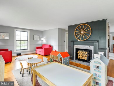 921 W Main St, Purcellville, VA 20132 - photo 6