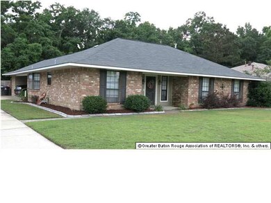 Easy Maintenance Brick & Vinyl Siding