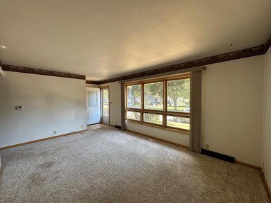 604 W Warren St, Luverne, MN 56156 - photo 4