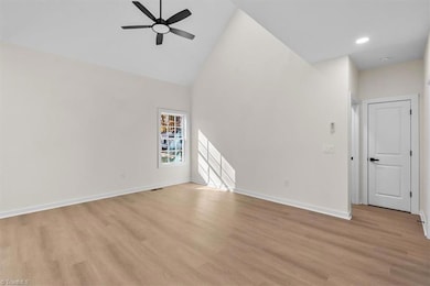 447 Lynnhaven Park Dr, Winston-Salem, NC 27107 - photo 6