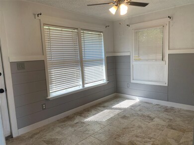 8339 White Settlement Rd unit D, Fort Worth, TX 76108 - photo 3