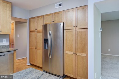1663 Parkcrest Cir unit 201, Reston, VA 20190 - photo 2
