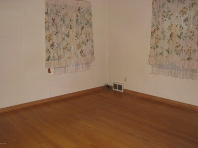 1230 Carlton Ave NE, Grand Rapids, MI 49505 - photo 6