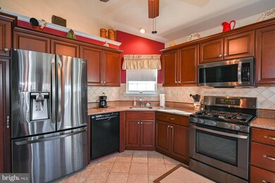 13 Saint Andrews Blvd, Royersford, PA 19468 - photo 6