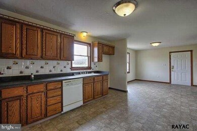 6862 Hokes Rd, Glen Rock, PA 17327 - photo 6