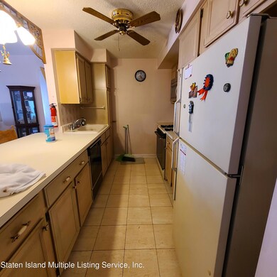 Chestnut Hill at Essex Park unit 3D, Staten Island, NY 10314 - photo 5