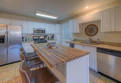 1138 E Echo Ln Phoenix AZ-small-007-6-Ki