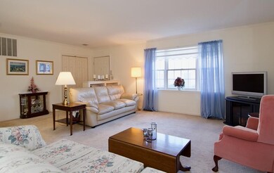 19 Canborne Way, Suffield, CT 06078 - photo 4