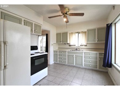 547 Oregon Way, Longview, WA 98632 - photo 7