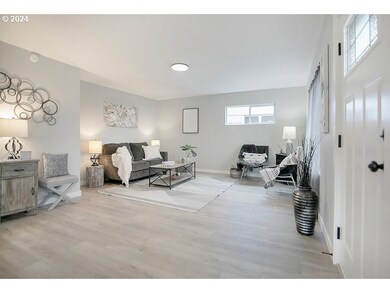 3153 Hemlock St, Longview, WA 98632 - photo 2