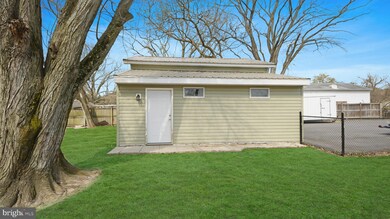 1231 Pekin Rd, Pasadena, MD 21122 - photo 5