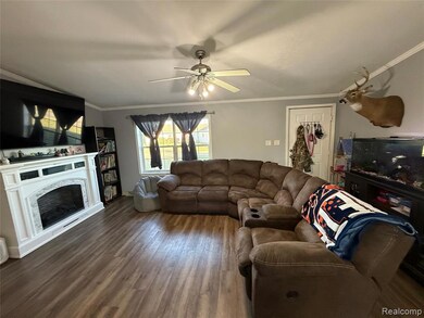 5106 Hawthorn Dr, Brown City, MI 48416 - photo 6