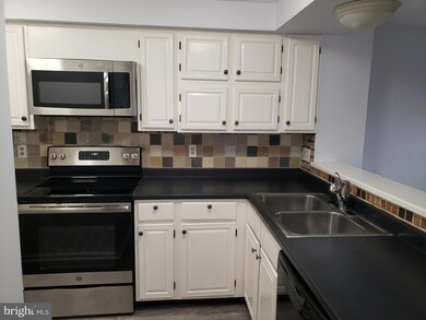 18700 Caledonia Ct unit A, Germantown, MD 20874 - photo 3