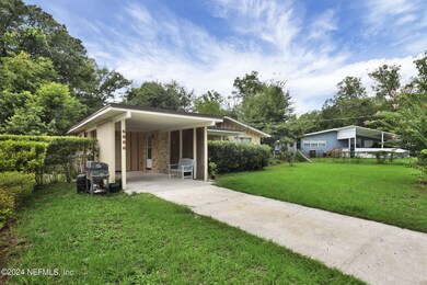 6886 Tom Thumb Dr, Jacksonville, FL 32210 - photo 4