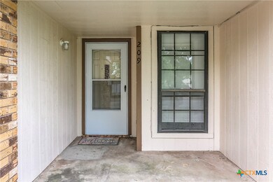 209 E Hogan Dr, Copperas Cove, TX 76522 - photo 4