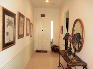 9231 foyer