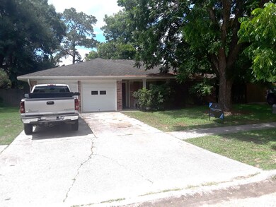 5922 Black Maple Ln, Houston, TX 77088 - photo 2