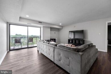 Lakeside Plaza Condominium unit 1129, Baileys Crossroads, VA 22041 - photo 7