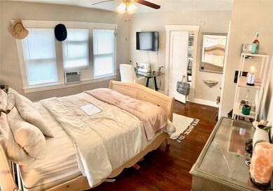 532 Cortlandt St unit 2, Houston, TX 77007 - photo 2