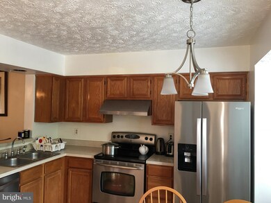 3743 Mazewood Ln, Fairfax, VA 22033 - photo 4