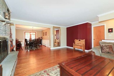 9517 W Oak Place, Des Plaines, IL 60016 - photo 3