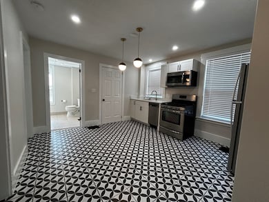 55 Hale St unit 1, Beverly, MA 01915 - photo 4