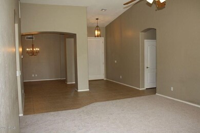 07 Entry Dining
