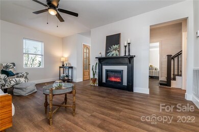 560 Bond St, Statesville, NC 28677 - photo 5