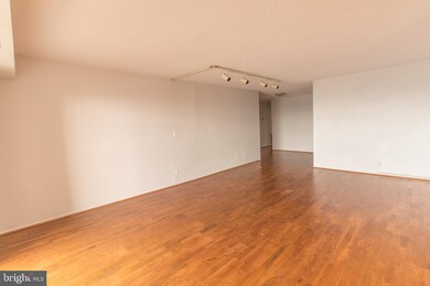 The Rotonda unit 926, McLean, VA 22102 - photo 4