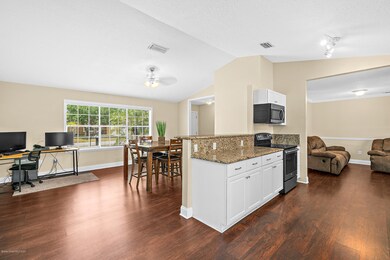 7209 Carlowe Ave, Cocoa, FL 32927 Living