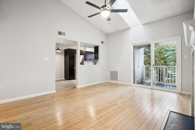 2754 Bordeaux Place unit 25C13, Woodbridge, VA 22192 - photo 5