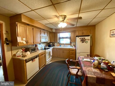 287 Wood St, Cumbola, PA 17930 - photo 5