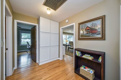 131 N Pierce Ave, Wheaton, IL 60187 - photo 7