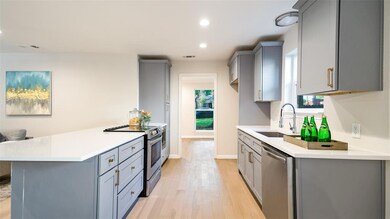 1920 Lincolnshire Dr, Bedford, TX 76021 - photo 5