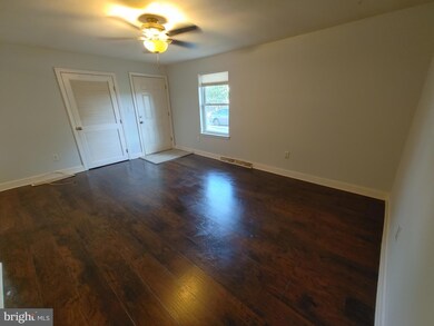 118-128 Jessup St unit 128, Paulsboro, NJ 08066 - photo 4