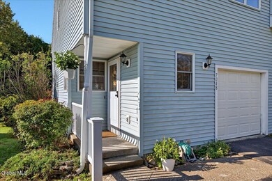 7048 Suzanne Ln, Schenectady, NY 12303 - photo 2