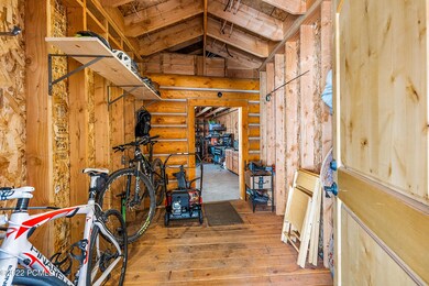 41_Garage_high_3858107