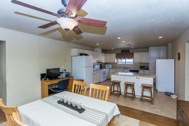 010_Dining Room