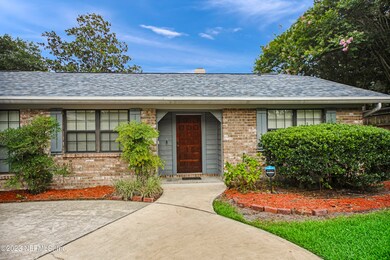 5319 Secluded Oaks Ln, Jacksonville, FL 32210 - photo 4