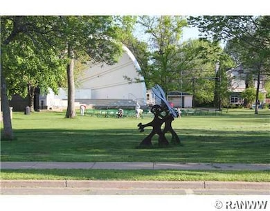 721 Wilson Ave, Menomonie, WI 54751 - photo 5