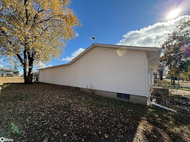 306 Franklin 5th St, Donnellson, IA 52625 - photo 3